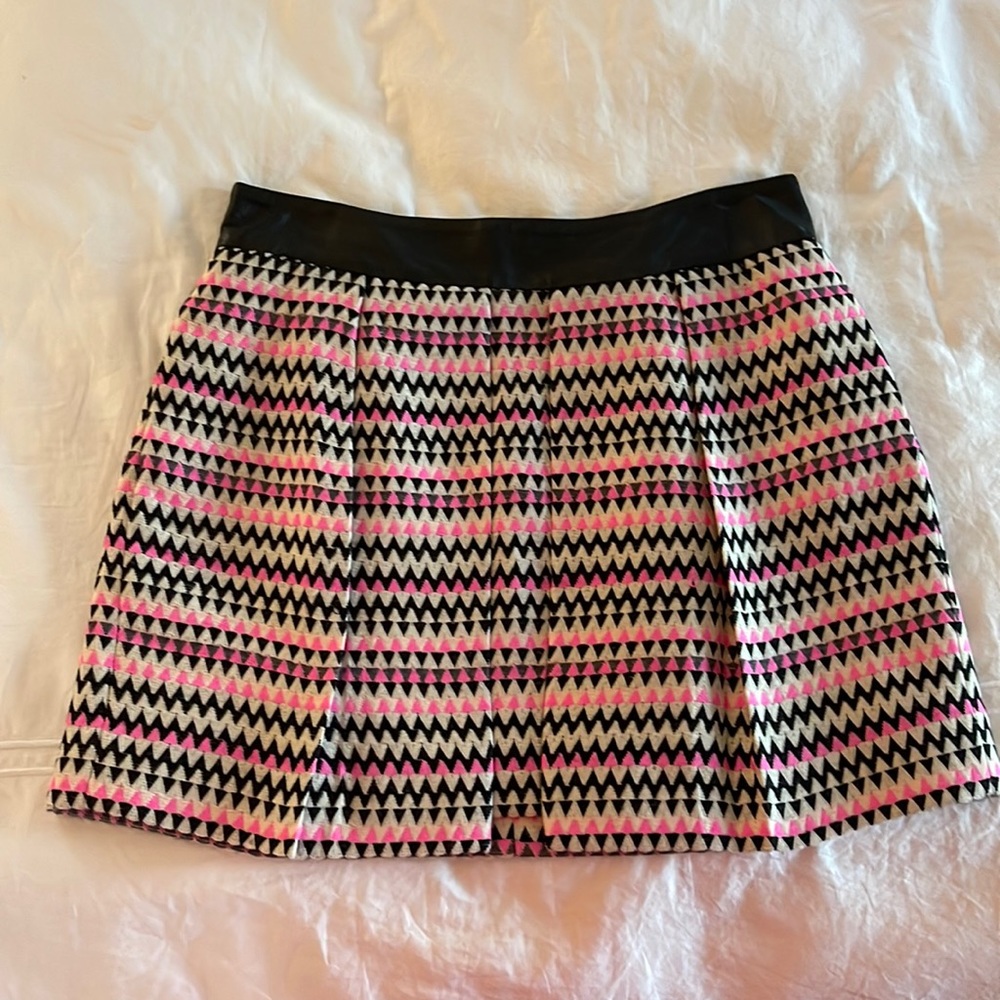 Milly size 6 leather trim pink & black mini skirt